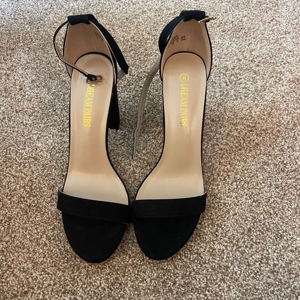 Never worn black velvet 3 inch heels size: 8